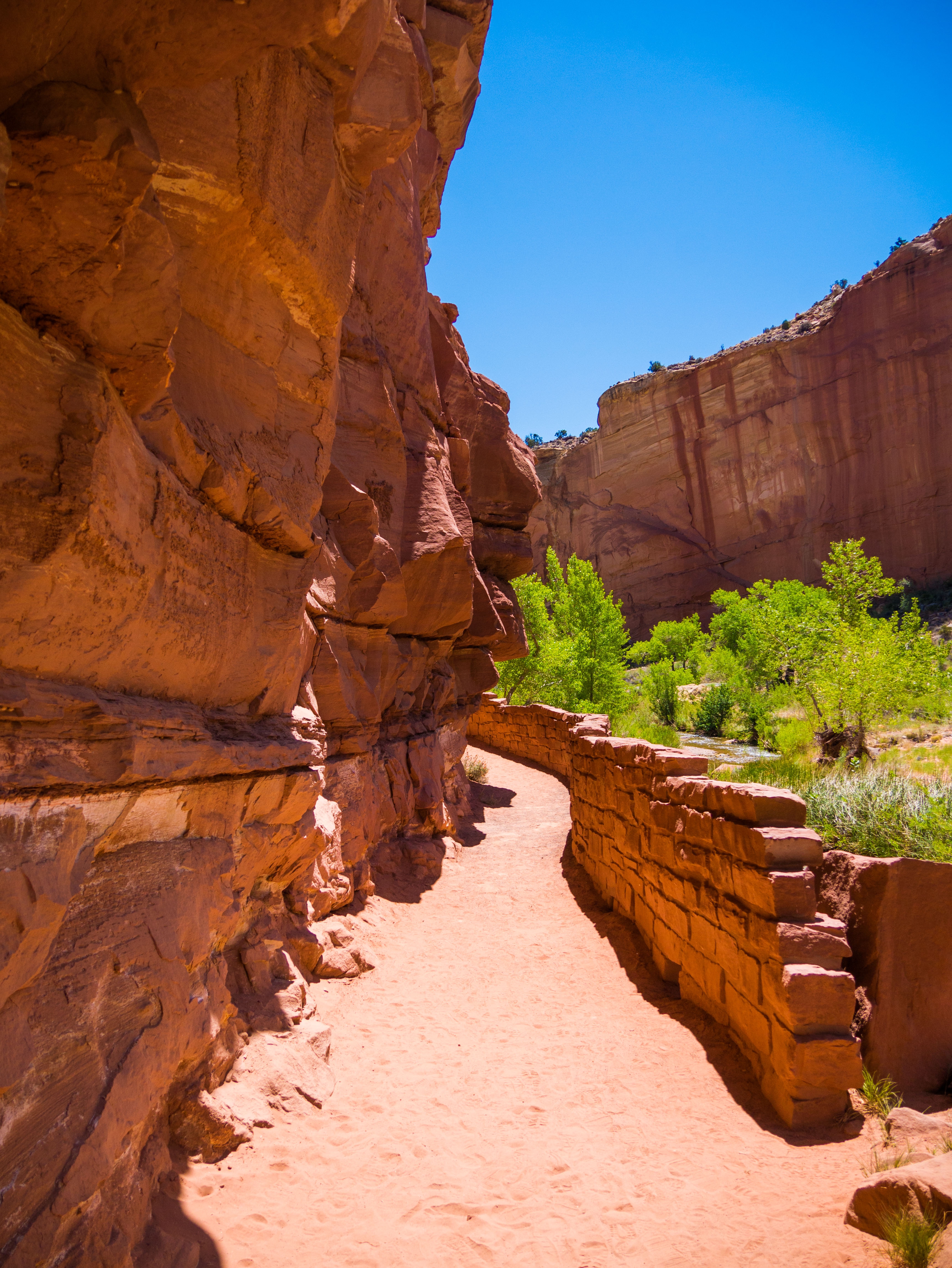 The trail head for Hickman Bridge at Capitol Reef National Park