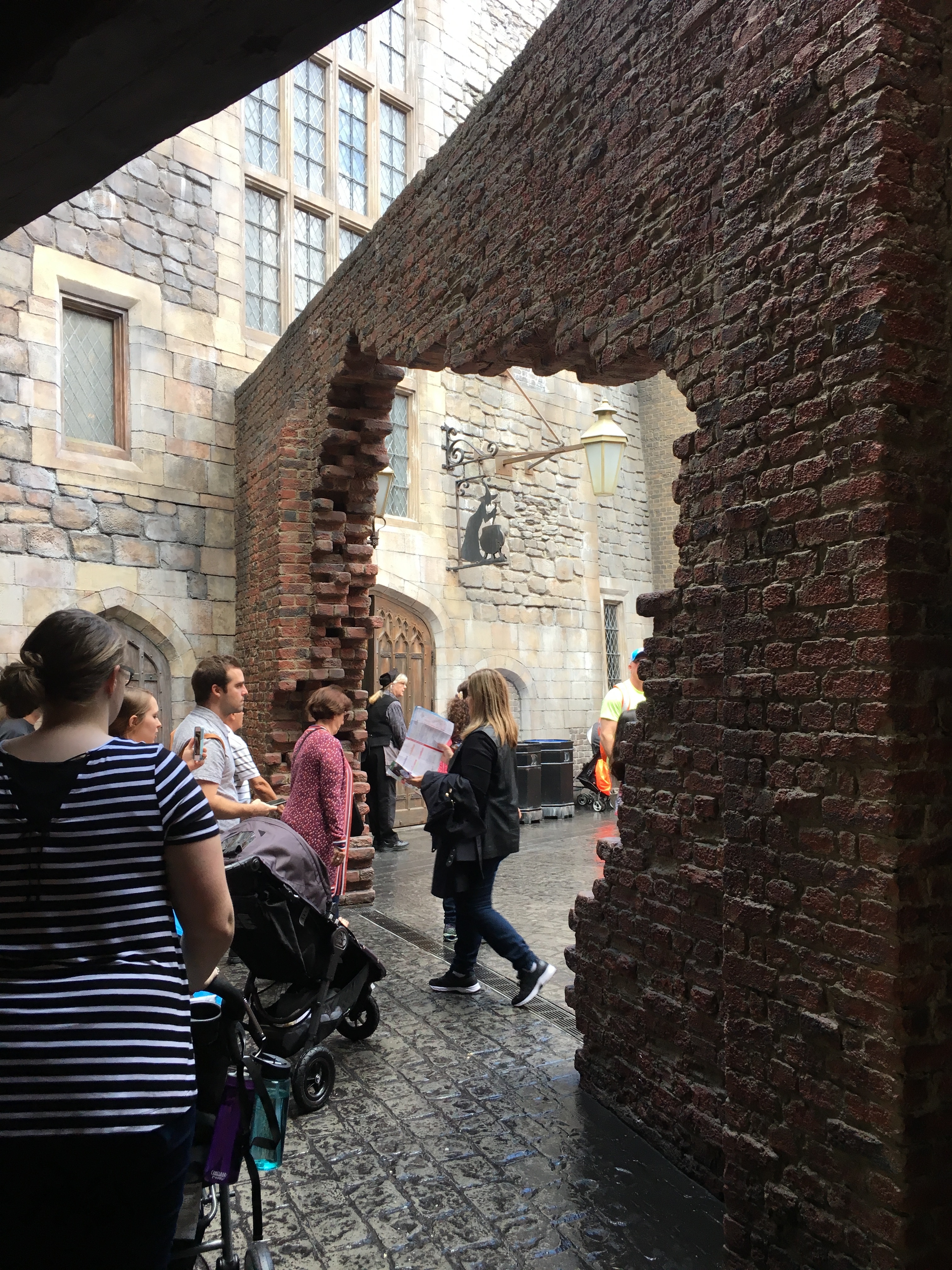 The brick wall entrance to Diagon Alley