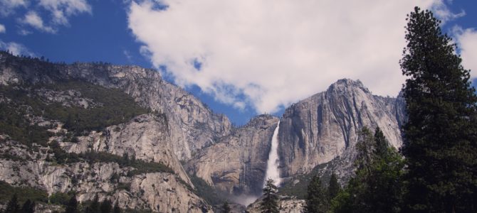 Hiking to Yosemite Falls in Yosemite National Park